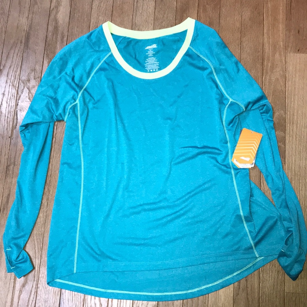 Avia NWT! Ladies long sleeve tee
